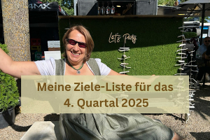 Heilenergetikerin Anita im Dirndl mit Sonnenbrille, voller Lebensfreude und Offenheit – ein Bild für den Ausgleich zwischen Struktur und Genuss im letzten Jahresviertel. „Let’s Party“ als Symbol für gelebte Ziele und emotionale Freiheit.